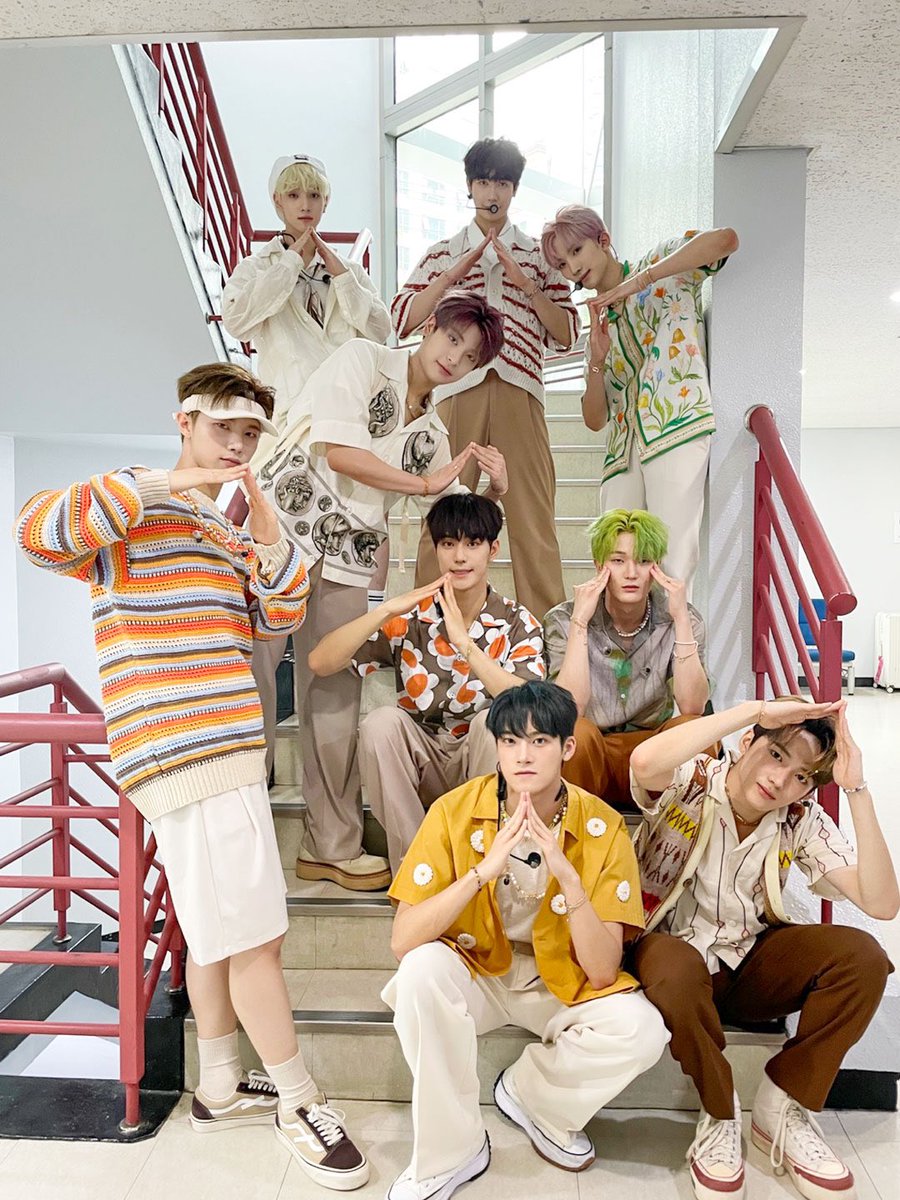 xikers_official's tweet photo. [👀] 230827 #인기가요

로디들의 많은 사랑과 큰 응원으로 마무리한 오늘☁️🧡

#Hi_kers👋 #xikers #싸이커스 https://t.co/PAOP8hUtuf