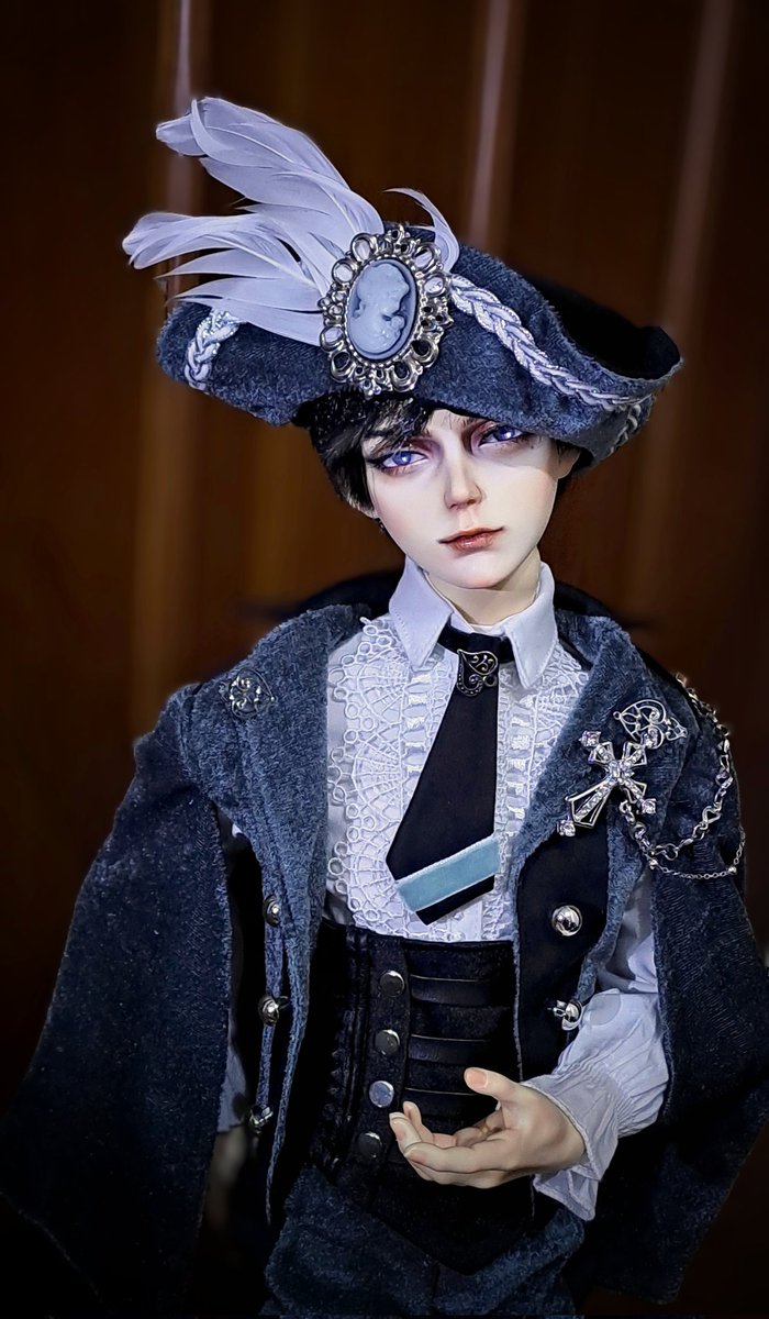 cchs80307's tweet photo. 兄弟~你終於有正裝了
#iosbjd #LUCE https://t.co/pxpvYJT3Lo