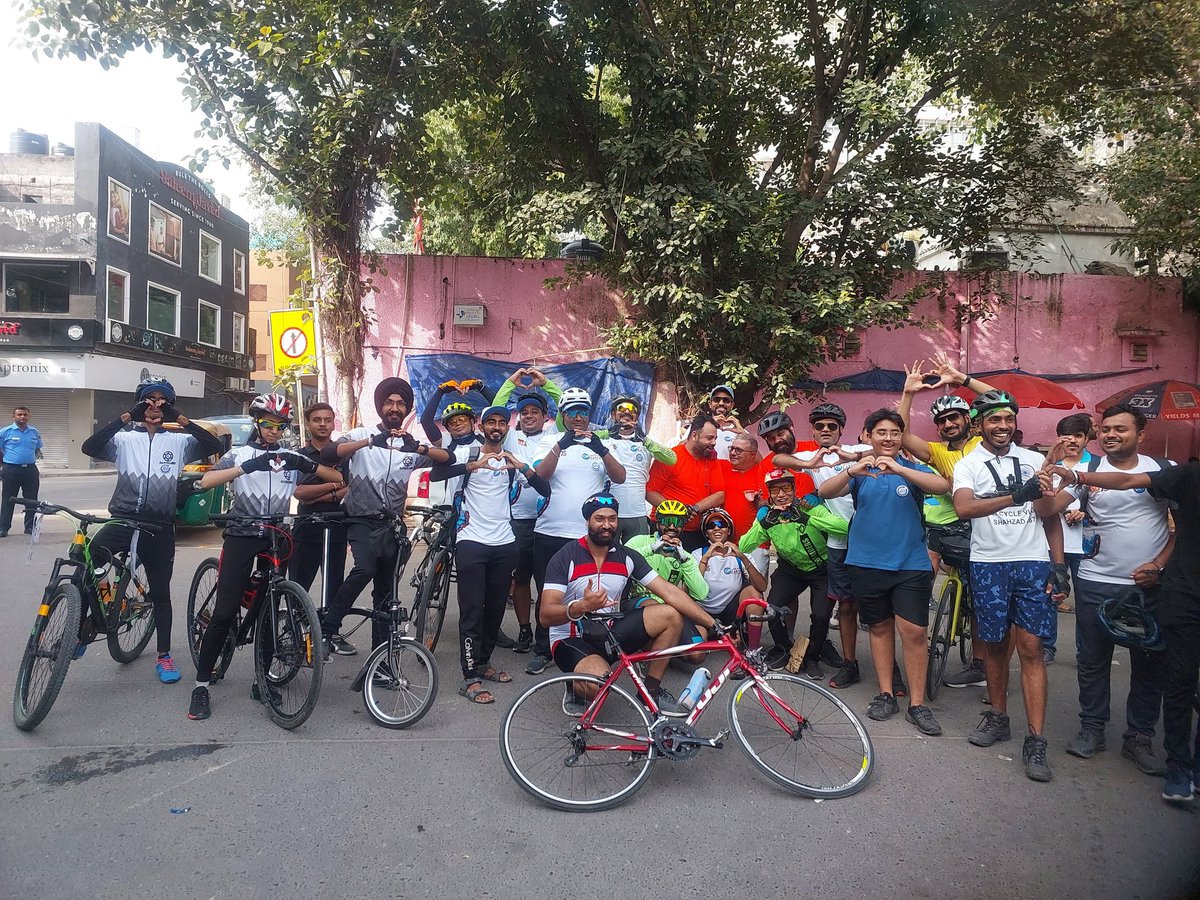 DPRdelhi's tweet photo. #MoveForEarth Global Ride in Delhi this morning by @SwitchONIndia in association with @BYCS_org @BYCSIndia @DPRdelhi alongwith multiple cycling clubs of Delhi to demand climate action from the Global Leaders #G20
#OneEarthOneFamilyOneFuture
#BicycleMayorDelhi @dalipsabharwal https://t.co/GjD4vuLG3s