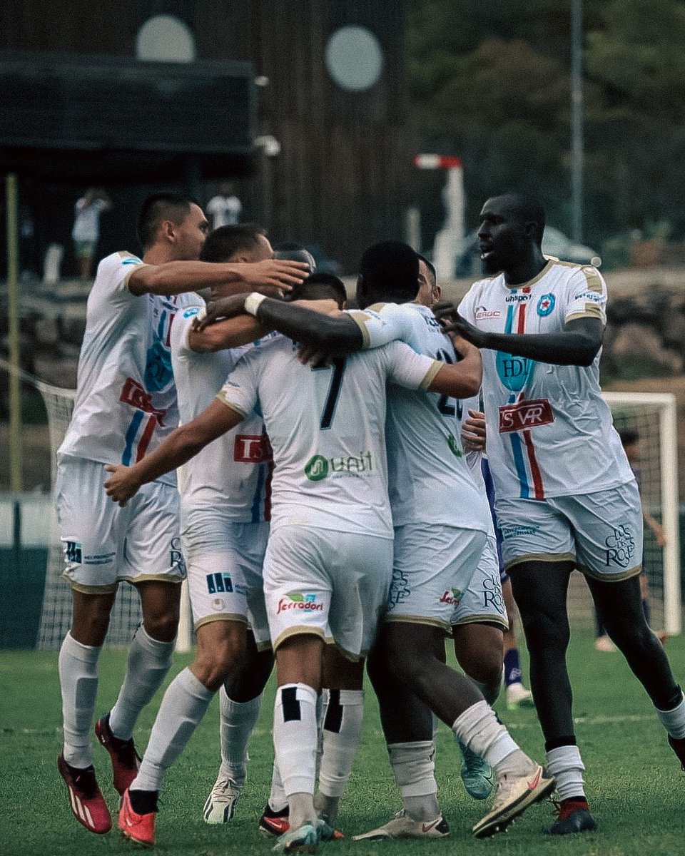 Etoile FC - Fréjus / Saint-Raphaël tweet media