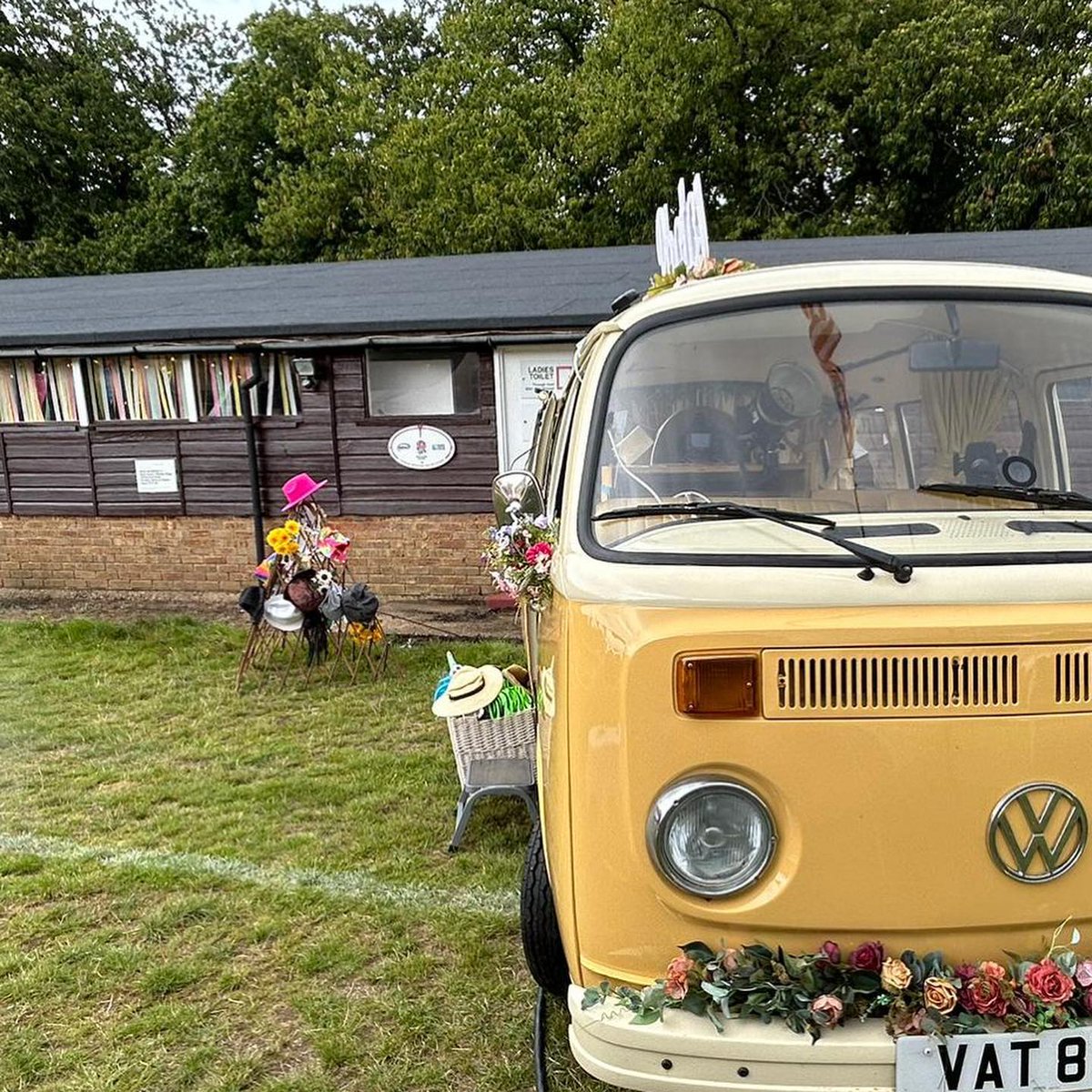 All set up at yesterdays wedding festival with Bumble the Campervan!
.
#campervanphotobooth