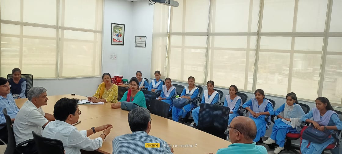 HPL_Official's tweet photo. Last Friday, the Director of the Bureau of Indian Standards (BIS), accompanied by a group of school students, paid a visit to our Wire and Cable Plant located in Karnal.
#hplindia #hplelectric #hplproducts #wirefactory #karnal https://t.co/rOwHUIqYBo