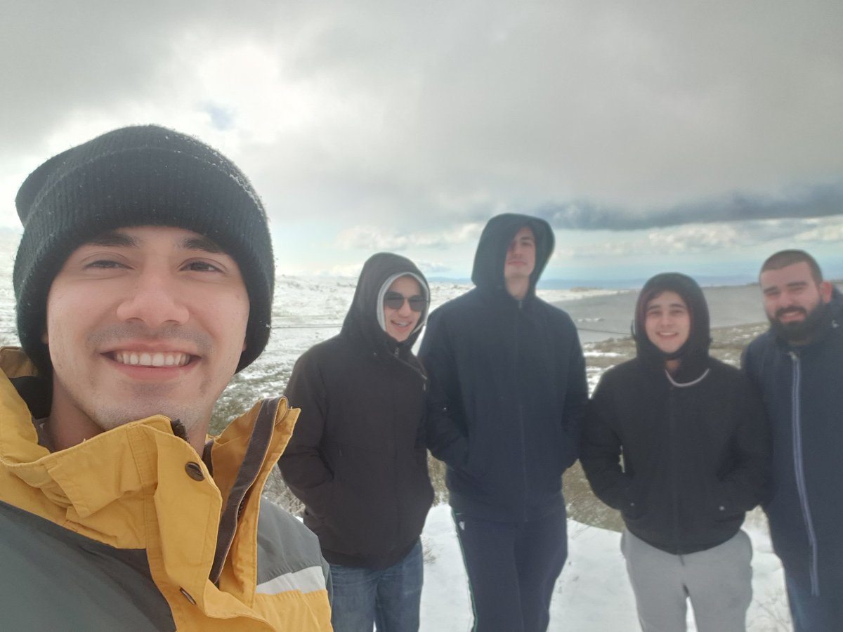 Meninos de engenharia aeronáutica: