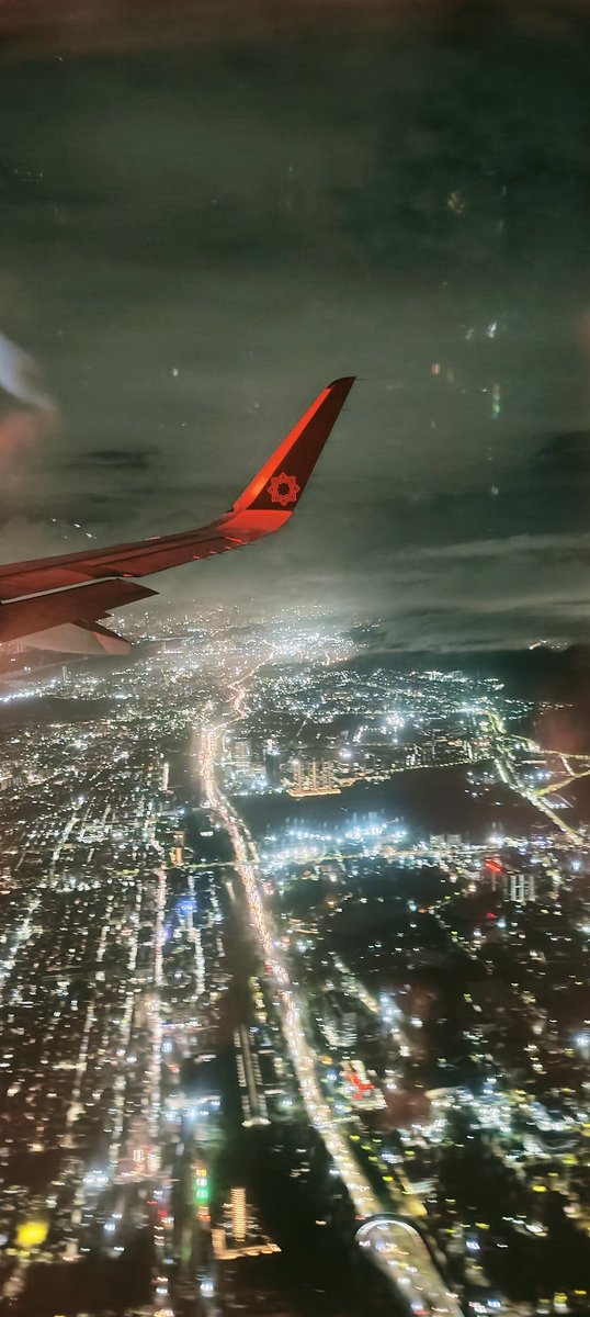 Mesmerized by the breathtaking cityscape captured from my flight window! The towering buildings and twinkling lights below are a stunning reminder of the beauty and grandeur of urban life. ✈️🏙️ #CityView #VistaraView #AerialPhotography #IncredibleViews #Vistara
@airvistara