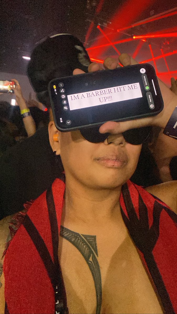kellyinguito's tweet photo. At @SlanderOfficial getting lit and networking #ravers #slander #LosAngeles https://t.co/yMcfYB7F5t