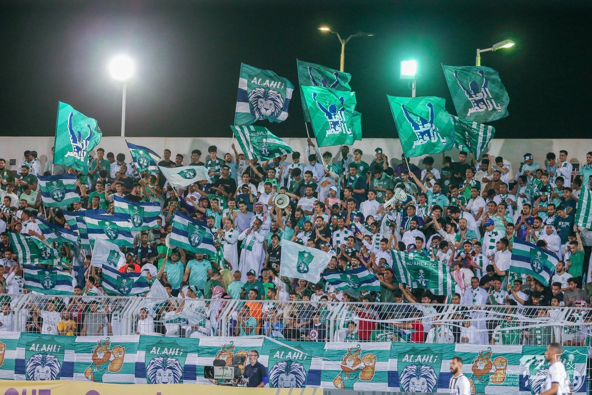FootballTalkHQ's tweet photo. 💰 Highest net spend 2023/24:

1⃣🇸🇦 Al Hilal €352 Million
2⃣🏴󠁧󠁢󠁥󠁮󠁧󠁿 Arsenal €201 Million
3⃣🏴󠁧󠁢󠁥󠁮󠁧󠁿 Manchester United €154 Million
4⃣🇸🇦 Al Ahli €143 Million
5⃣🇸🇦 Al Nassr €138 Million
6⃣🏴󠁧󠁢󠁥󠁮󠁧󠁿 Chelsea €130 Million
7⃣🏴󠁧󠁢󠁥󠁮󠁧󠁿 Bournemouth €126 Million
8⃣🇪🇸 Real Madrid €126 Million
9⃣🏴󠁧󠁢󠁥󠁮󠁧󠁿 Newcastle €109 Million
🔟🏴󠁧󠁢󠁥󠁮󠁧󠁿 Burnley €107 Million