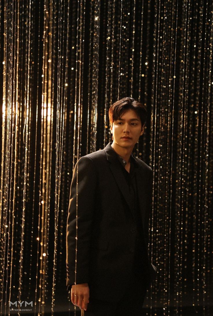 DesantiNadine's tweet photo. If a man is badly dressed, we notice his outfit but if he is impeccably dressed, we notice him and what he wears is much more highlighted...
@ActorLeeMinHo https://t.co/fvZTjvkvKY