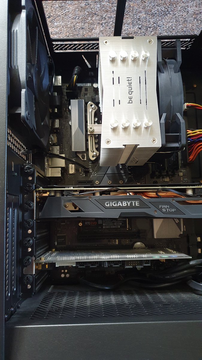 FotoTobi's tweet image. Speicher Upgrade im Rechner eine zweite EVO 970 NVMe M2 von Samsung  sorgt nun für ordentlich Dampf 💨

Durch die sehr schnelle Datenübertragungsrate hat man kaum Wartezeiten beim Installieren oder Kopieren von Fotos, Videos usw.

#Speicherupgrade #NVMessd #Samsung #970EVO