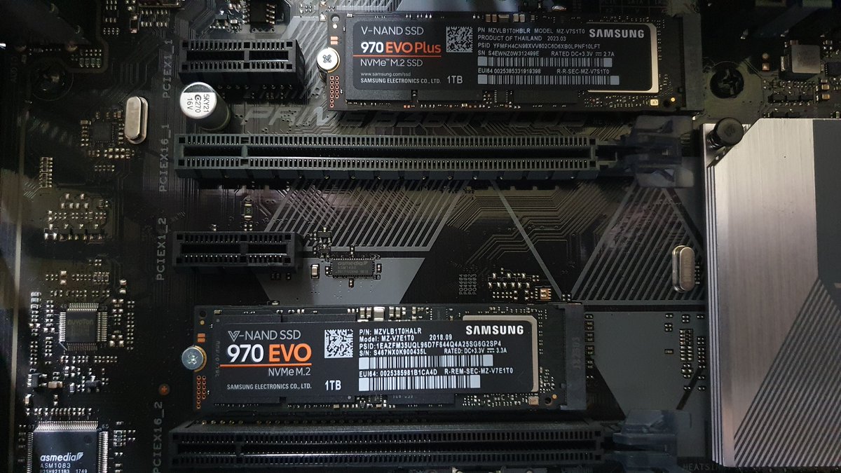 FotoTobi's tweet image. Speicher Upgrade im Rechner eine zweite EVO 970 NVMe M2 von Samsung  sorgt nun für ordentlich Dampf 💨

Durch die sehr schnelle Datenübertragungsrate hat man kaum Wartezeiten beim Installieren oder Kopieren von Fotos, Videos usw.

#Speicherupgrade #NVMessd #Samsung #970EVO