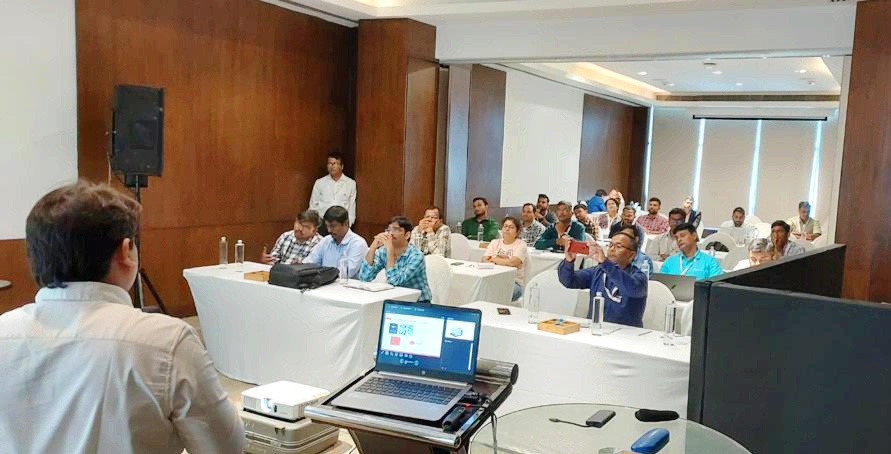 GeoquestIndia's tweet image. Terre Armée India was an Oration Partner at @ManojVerman's recently concluded 4-day training program on Understanding &amp;amp; Assessing Slope Stability in Open Pit Mines, in #Kolkata.

Tanmay Duttagupta, Sambit De, Muhibuddin Kazi, and Anubhav Yadav participated in this course.