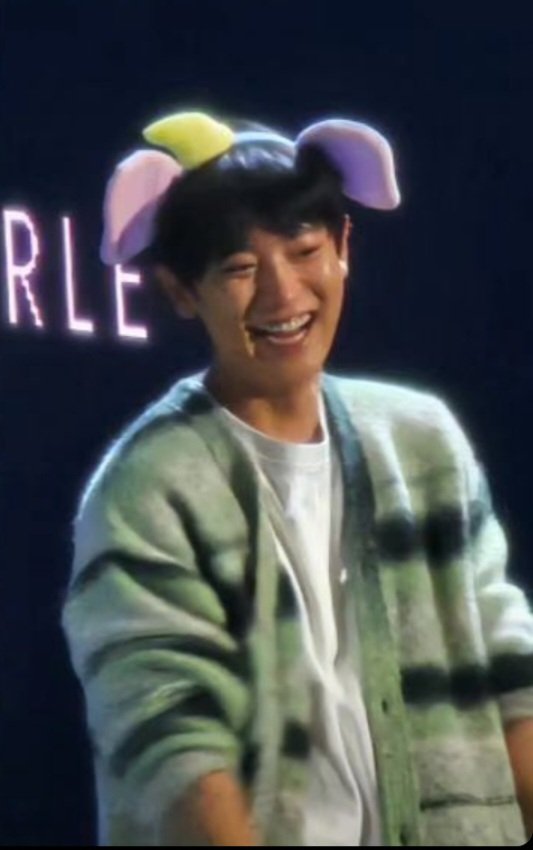 cyhourly's tweet photo. so cute 🥹 #CHANYEOL #찬열 https://t.co/rfcHhytSti