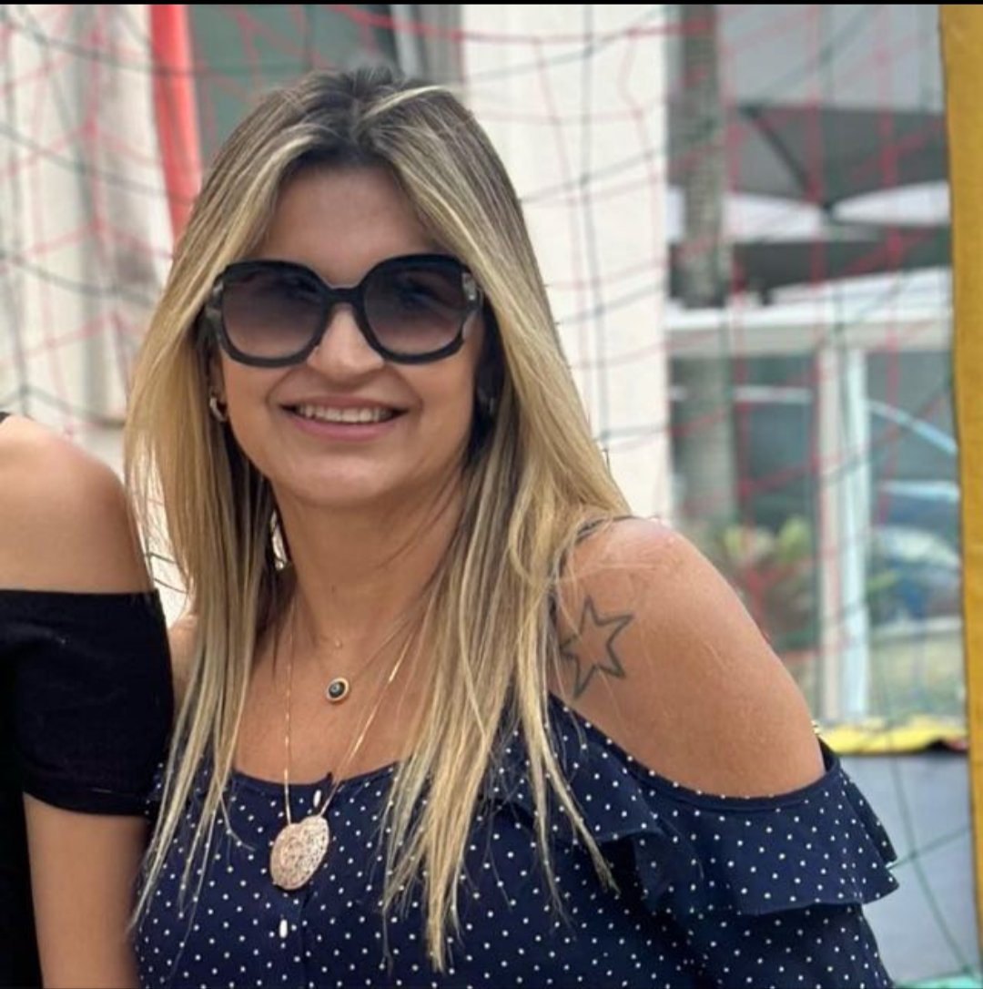 Feliz aniversário amiga querida Muito querida, bora cumprim.. @21_Raposa @2708_Gih @AgnusDeD @suzanatoop @_nelsonbarbosa @vivahoje99 @anonimobrofc1 @elianeturismobr @MarcelodeMarco2 @maravalle2019 @DLBC62 @LaFenix61 @Jefhy_sp @Sid_Trombini @hpfhcjc @Eliane28963214