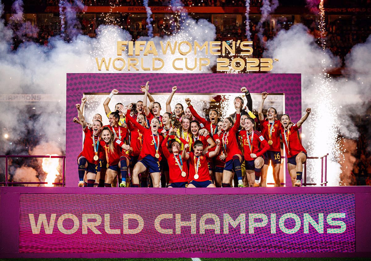Después de lo que ha pasado esta semana me gustaría transmitir mi tristeza, como persona, como padre de tres hijas, como esposo y como futbolista, ante los acontecimientos que estamos viviendo en nuestro fútbol y alrededor de la selección española femenina. 

Creo que no podemos