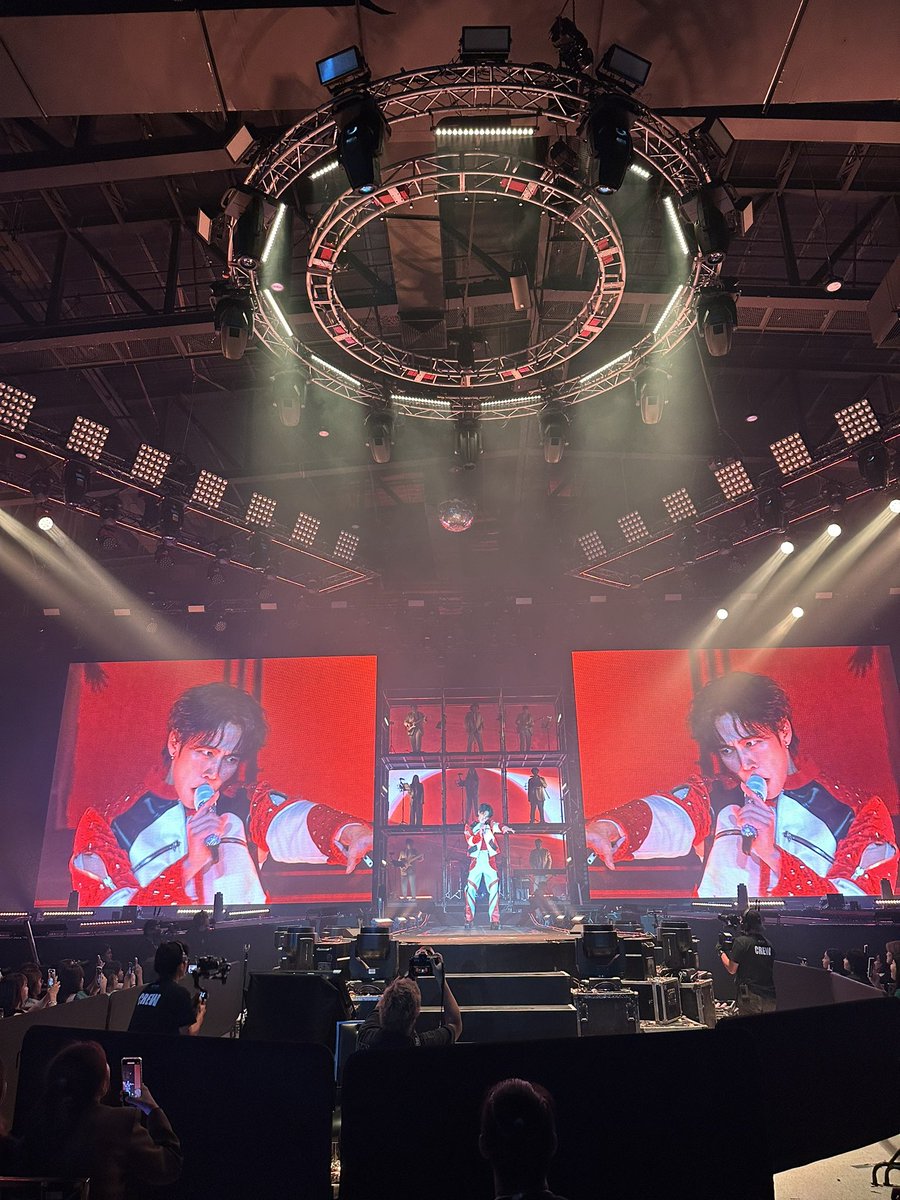 argentis_th's tweet photo. Let’s get started!! 🔥🔥🔥

 #WarismConcert_day2 https://t.co/alBPFHfV1x