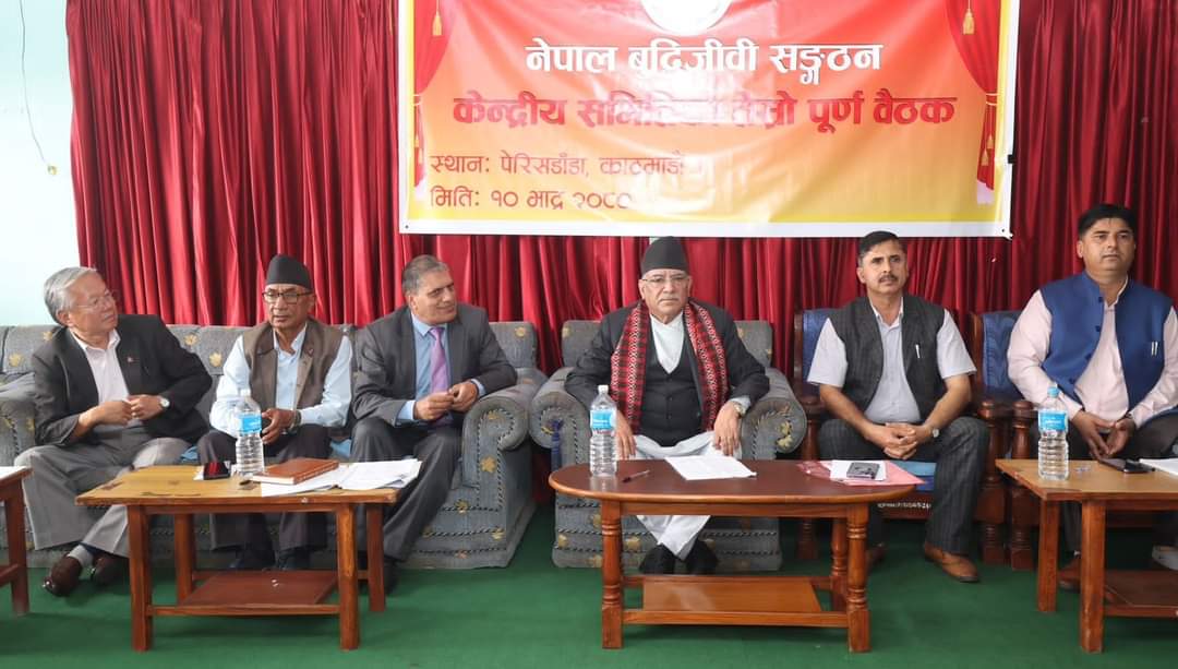 Rameshmalla035's tweet photo. सम्माननीय प्रधानमन्त्रीज्यूको पेरिसडाँडामा ४५ मिनेट
-आइसिटी फोरम नेपालको प्रथम बैठक।
-हरियाली प्राकृतिक कृषि अभियान जिल्ला परिचालन संयोजकहरुको केन्द्रीय कार्यशाला गोष्ठी।
-नेपाल बुद्धिजीवी संगठनको तेस्रो पूर्ण बैठकलाई सम्बोधन।
२०८०/०५/१०
#pmprachanda #cmprachanda #maoistcentre https://t.co/LtSNPoURPc