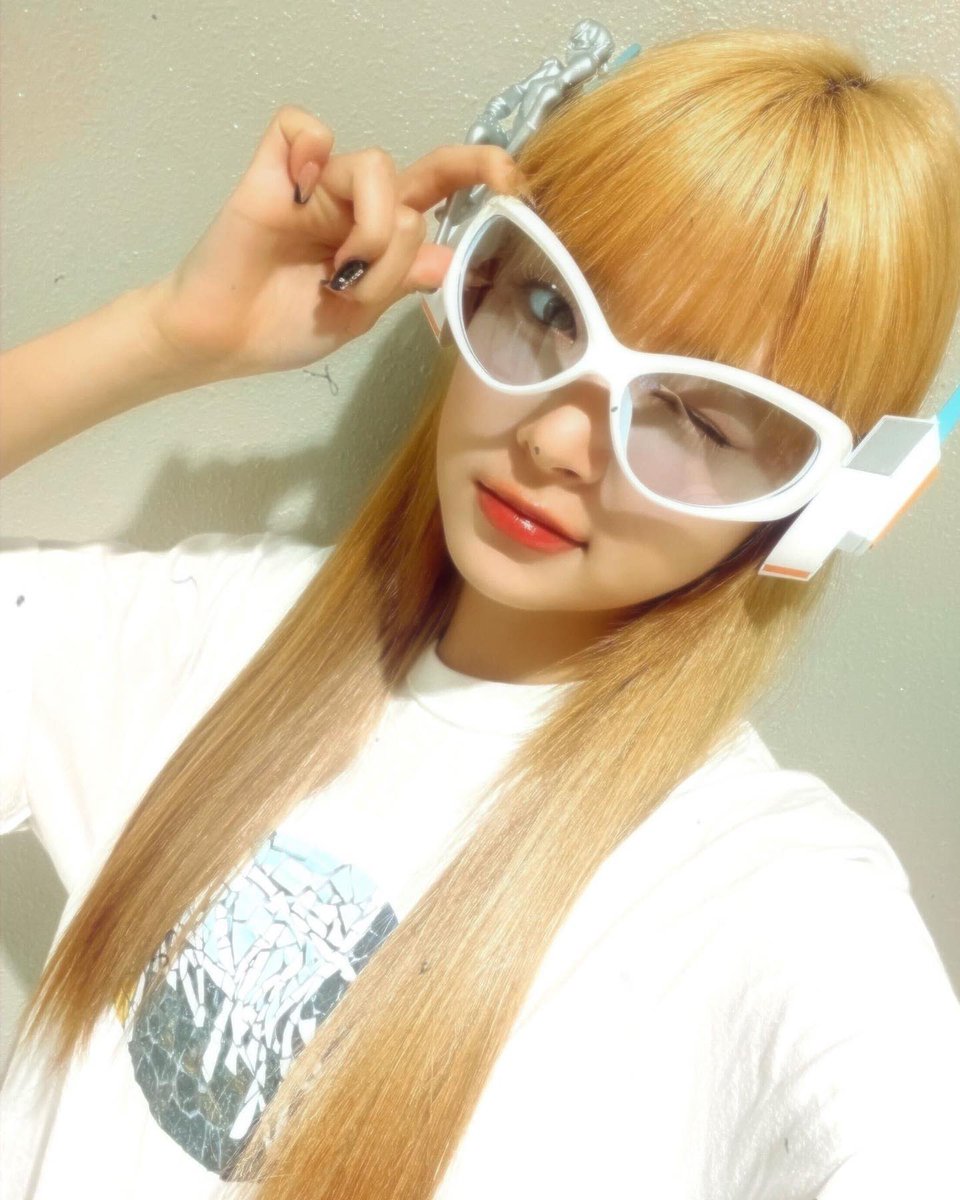 etnchae's tweet image. 🔫 ⌗ 𝗴𝗲𝗻𝘁𝗹𝗲𝗺𝗼𝗻𝘀𝘁𝗲𝗿 x 𝗽𝗹𝗮𝘆𝗼𝘃𝗲𝗿𝘄𝗮𝘁𝗰𝗵  ౨ৎ  testing testing the #newest specs, 𝘨͟𝘦͟𝘯͟𝘵͟𝘭͟𝘦͟ ͟𝘵͟𝘰͟𝘬͟𝘬͟𝘪 . . ! 🤓🐰🎀