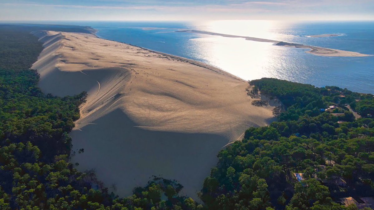 francesublime's tweet photo. Dune du Pilat, France 🇫🇷 #France https://t.co/qBI9LsgDVR