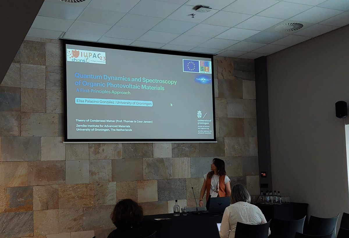 It's been a pleasure to present at @IUPAC2023 IUPAC in The Hague 🇳🇱 my most recent work on the effect of chirped pulses on the ultrafast charge transfer of OPV systems using time resolved spectroscopies. Very interesting talks! Thanks a lot to the organizers!
