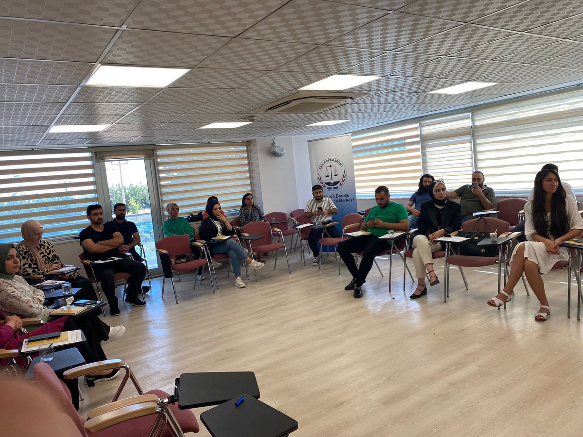 urfabarosugoc's tweet photo. Merkezimiz ile Mültecilerler Dayanışma Derneği işbirliğinde ‘Avukatlara Yönelik İltica ve Göç Hukuku Semineri’ düzenlenmiştir. Emeği geçenlere teşekkür ederiz https://t.co/SulRiXW75s