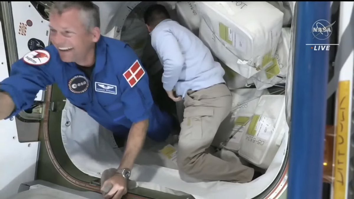 Ian_Benecken's tweet photo. Woho! Here they are! #Crew7 #Huginn #ISS ##Exp69 https://t.co/ETSgDySQUQ
