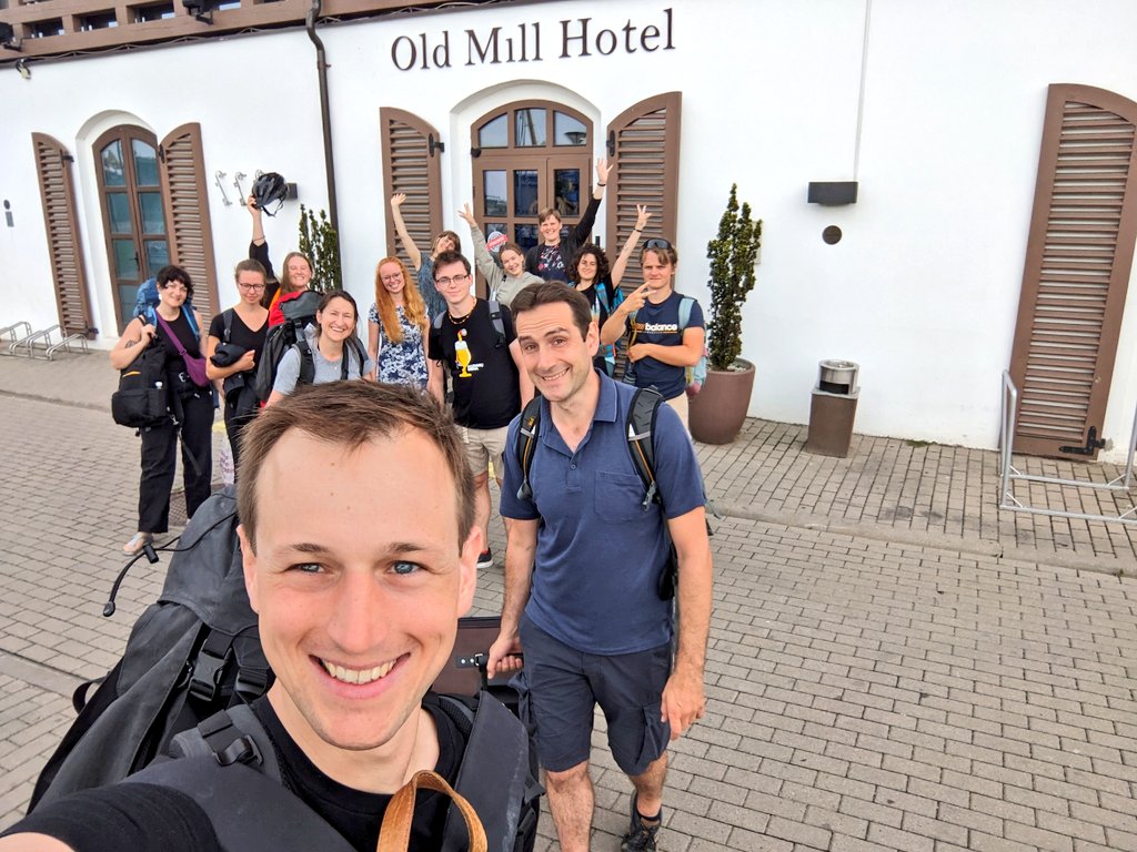 DtGesellschaft's tweet photo. 7. Tag unserer #MemelNemunas2023 Reise. Heute Abschied in #Memel/#Klaipėda und 0 km 🚴‍♀️. Nach Evaluation, einen "warmen Rücken" und vielen Worten des Dankes machen sich die TN auf den Weg. Bis nächstes Jahr? 👋🏼🙂 @BMI_Bund
&amp; @ishainter &amp; #ZgV &amp; #DeutschesKulturforumÖstlichesEuropa https://t.co/YiXGsfkaDc
