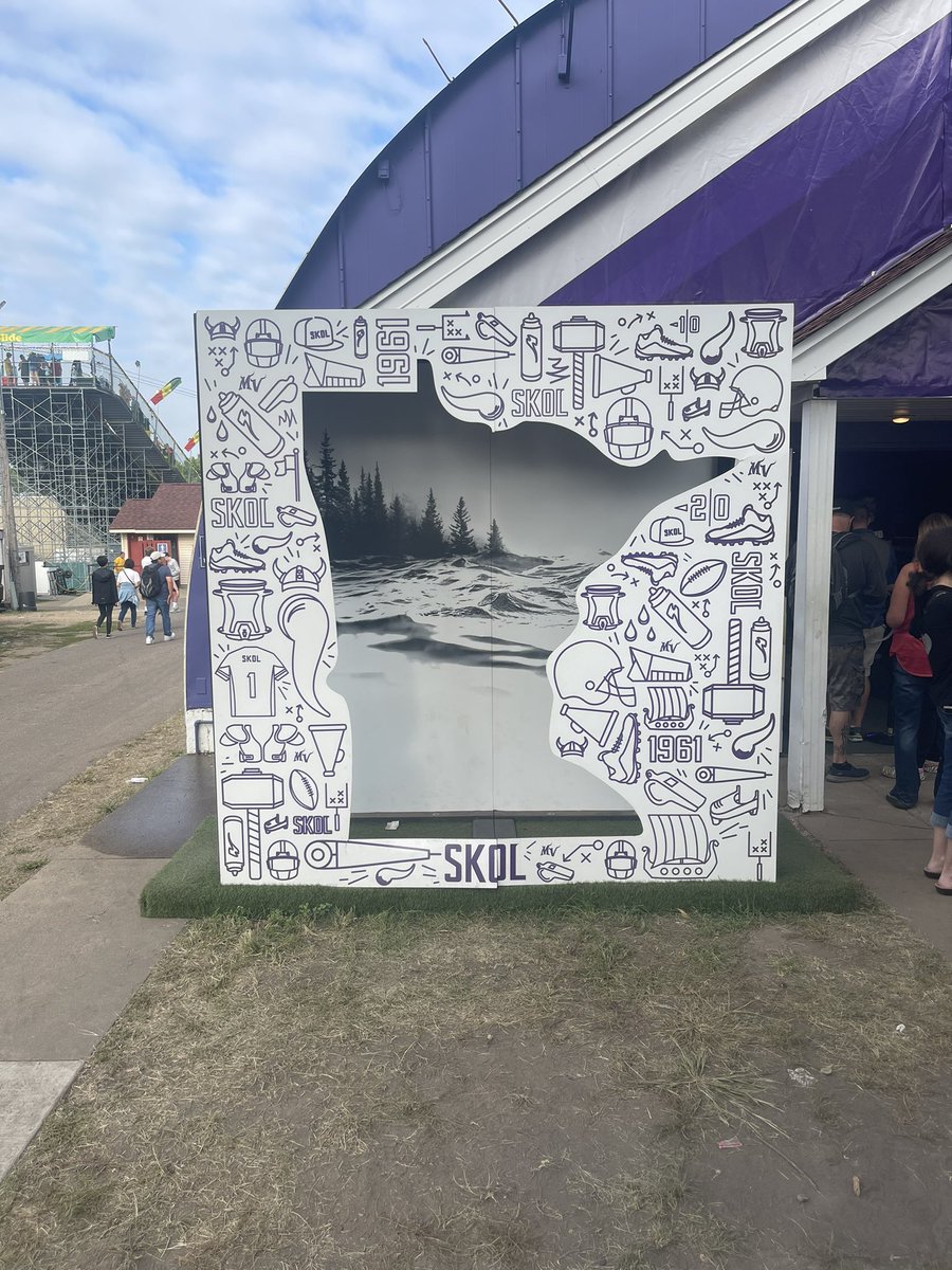 BSuits20's tweet photo. @wagglegolf @Vikings can we get a shirt of this?! https://t.co/kgTdYGDmhR
