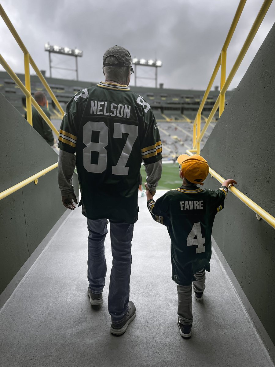 A new generation of traditions 🖤 #GoPackGo <a href="/packers/">Green Bay Packers</a>