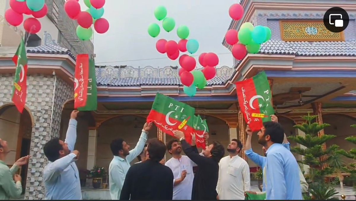 PTI (@ptiofficial) on Twitter photo صدر پی ٹی آئی باجوڑ و سابق رکن قومی اسمبلی <a href="/gulzafarkhan/">Gul Zafar Khan</a> چئیرمین عمران خان سے اظہار یکجھتی کے لیے غبارے مہم میں حصہ لیتے ہوئے ۔
#عمران_خان_کو_انصاف_دو صدر پی ٹی آئی باجوڑ و سابق رکن قومی اسمبلی <a href="/gulzafarkhan/">Gul Zafar Khan</a> چئیرمین عمران خان سے اظہار یکجھتی کے لیے غبارے مہم میں حصہ لیتے ہوئے ۔
#عمران_خان_کو_انصاف_دو