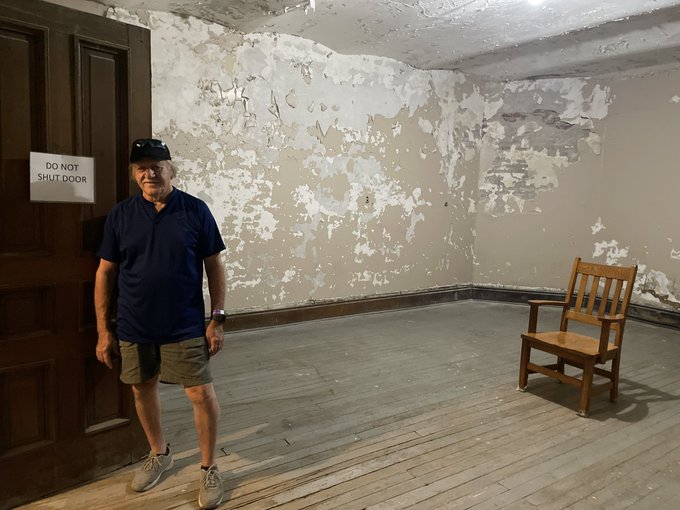 Hanging with Andy and the boys at Shawshank prison with @columbo_mario https://t.co/3xugjQCRS3<a href="/tag/mvsales"class="tags"><span>#mvsales</span></a>