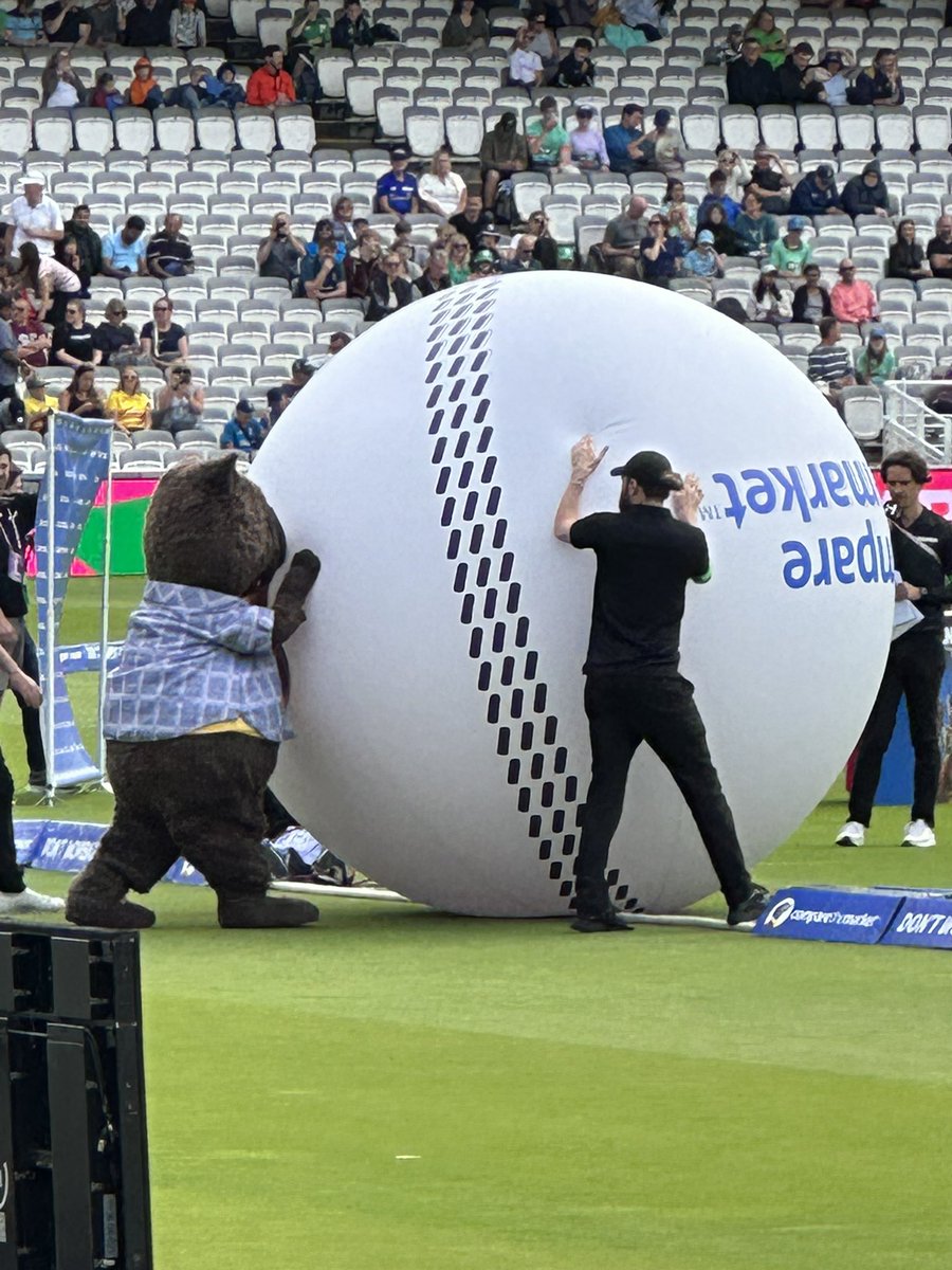 A great day out at Lords for <a href="/thehundred/">The Hundred</a> final with the family, it’s been a great tournament 🏏 #lords #TheHundred