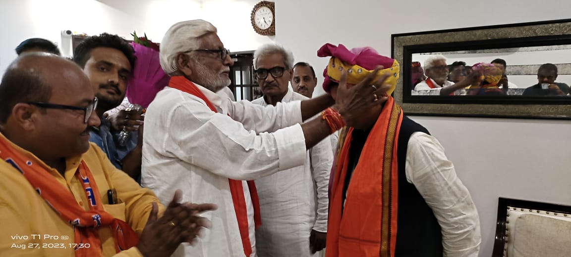 DwivediShyamlal's tweet image. मध्य प्रदेश शासन के  कैबिनेट मंत्री विंध्य के लोकप्रिय नेता आदरणीय Rajendra Shukla जी का रीवा आगमन पर निवास पर आत्मीय स्वागत किया।
#RajendraShukla