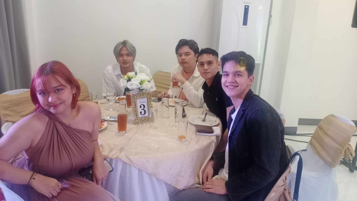 Gabb with Luke, Rob, Eslam, Dustine, and Maxine 
<a href="/_robblackburn/">Rob Blackburn</a> <a href="/dustinemayores9/">Dustine Mayores</a>
<a href="/EslamGohari/">EslamElGohariOfficial</a>
@maxinetrinidad_

#gabbluke l @GabbBirkin_ <a href="/LukeAlford_/">Luke Alford</a>