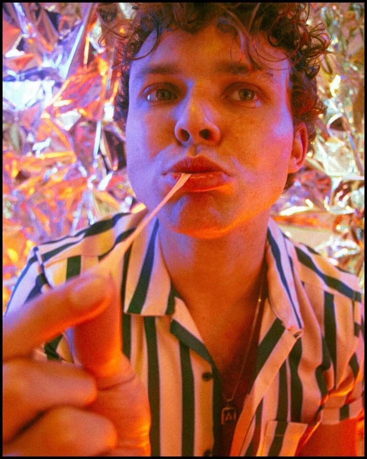 Hi there! I'm into #openfollow for Western roleplayers and interactive folks. Legal age, active on the timeline, and character updates preferred. Give this a retweet or a nod to connect!
