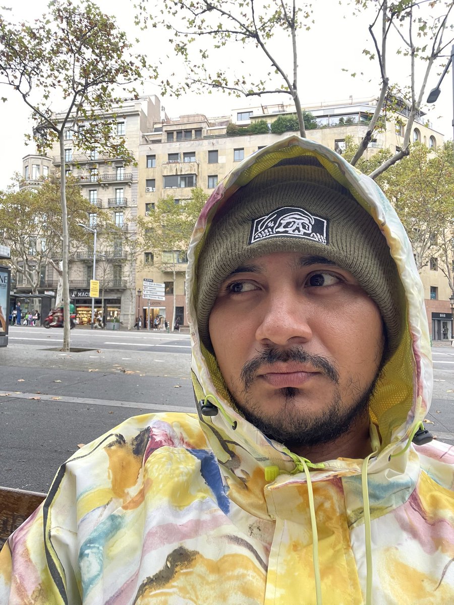 juanitofl's tweet photo. Actúa normal 
Capítulo 2 https://t.co/z1BDBEQuRY