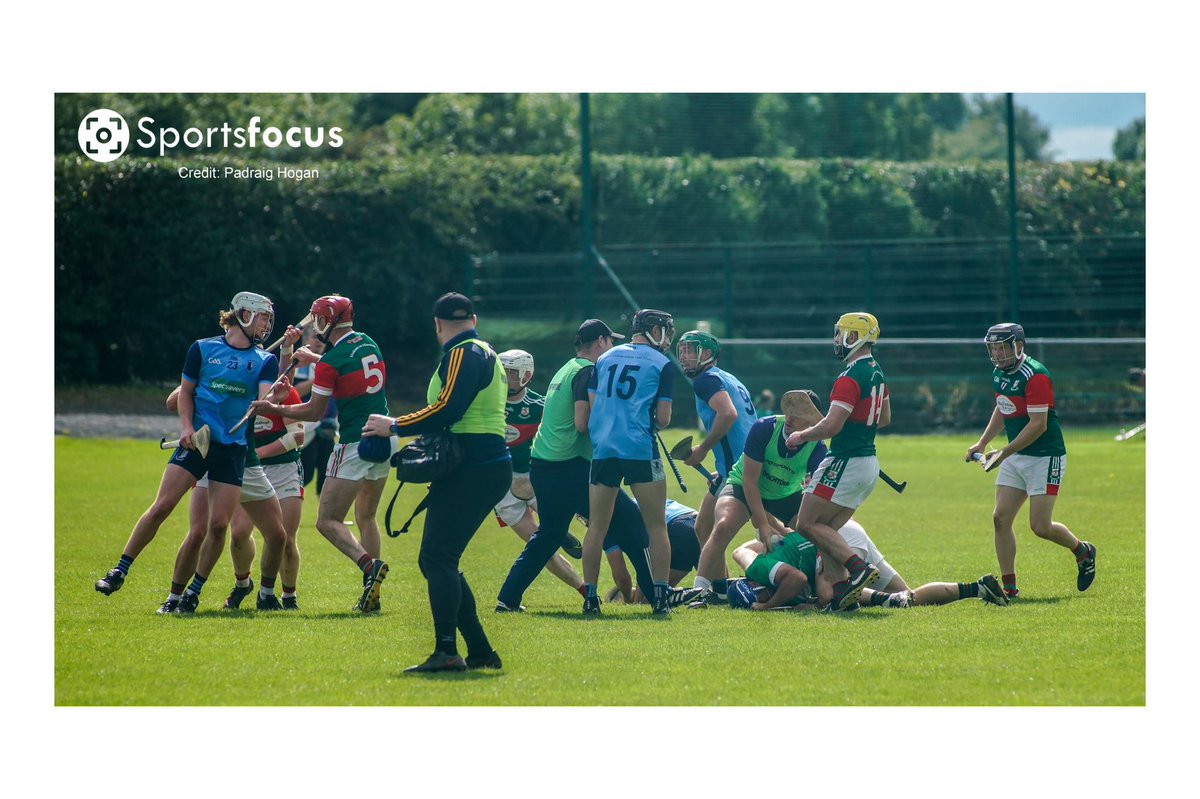 SportsFocusIe's tweet photo. Eoin Kelly the penalty hero as @mullinahonegaa defeat 13 man @nenagheireog in the @TipperaryGAA senior hurling championship @NenaghGuardian @TippFMSport https://t.co/qUbUbepbw8