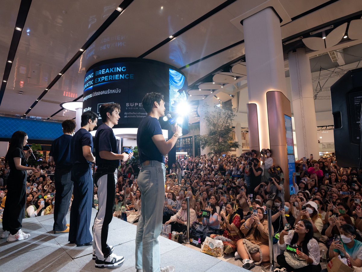 beoncloud_th's tweet photo. ขอบคุณแฟน ๆ ทุกคน ที่มาหากันในวันนี้นะคะ มาส่งกำลังใจให้กันเยอะเลย หวังว่าจะได้รับความสนุกสนานกลับไปนะคะ เดินทางกลับบ้านกันอย่างปลอดภัยน้าา 🥳✨

@milephakphum @Nnattawin1 @basvpr_ @tongthk 

#SFxManSuang
#ManSuangStarShowatSF
#ManSuang #แมนสรวง https://t.co/HXsFCMgXcK