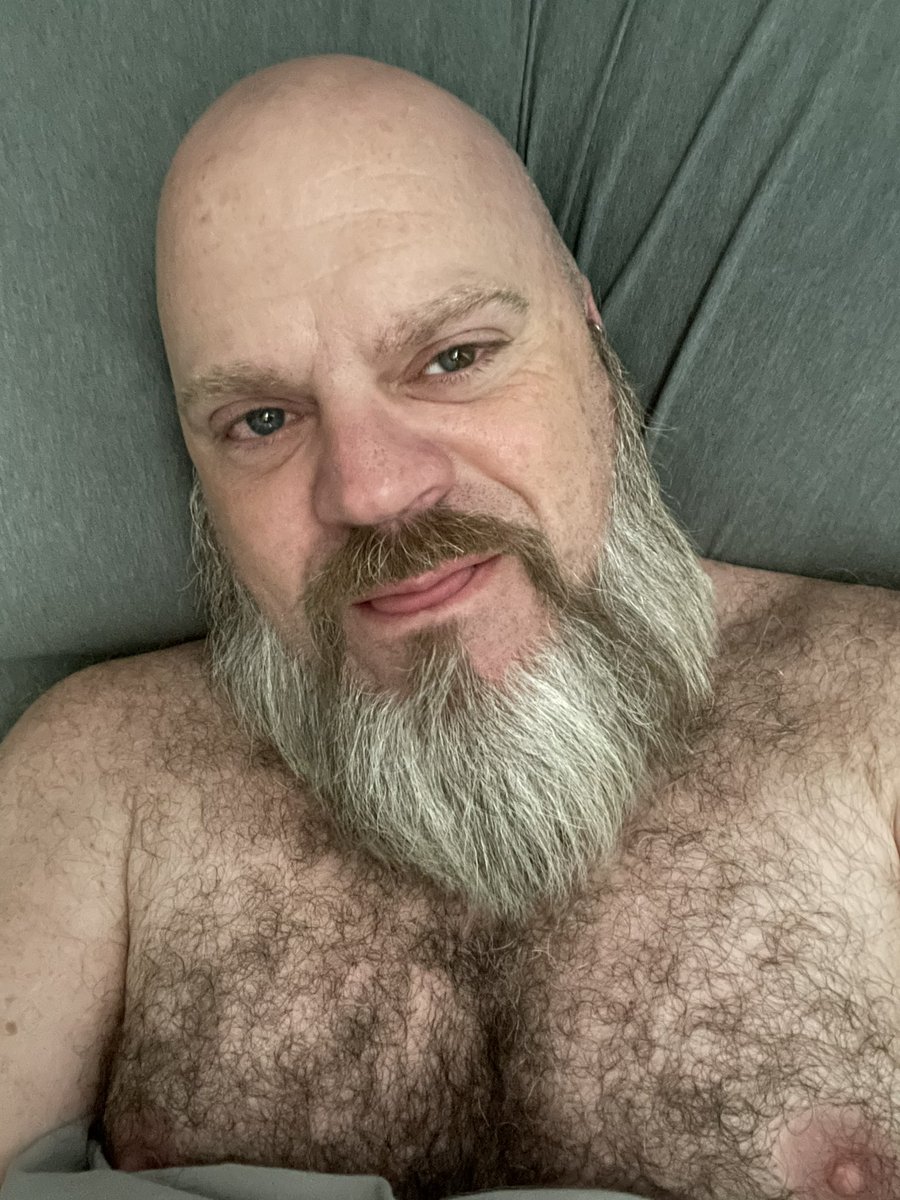 PupPapi_Mikey's tweet photo. Happy Sunday everyone hope you all have a great day!! I only have a few more days to go!! 4 days to go!! https://t.co/EDMy0oVNmd
