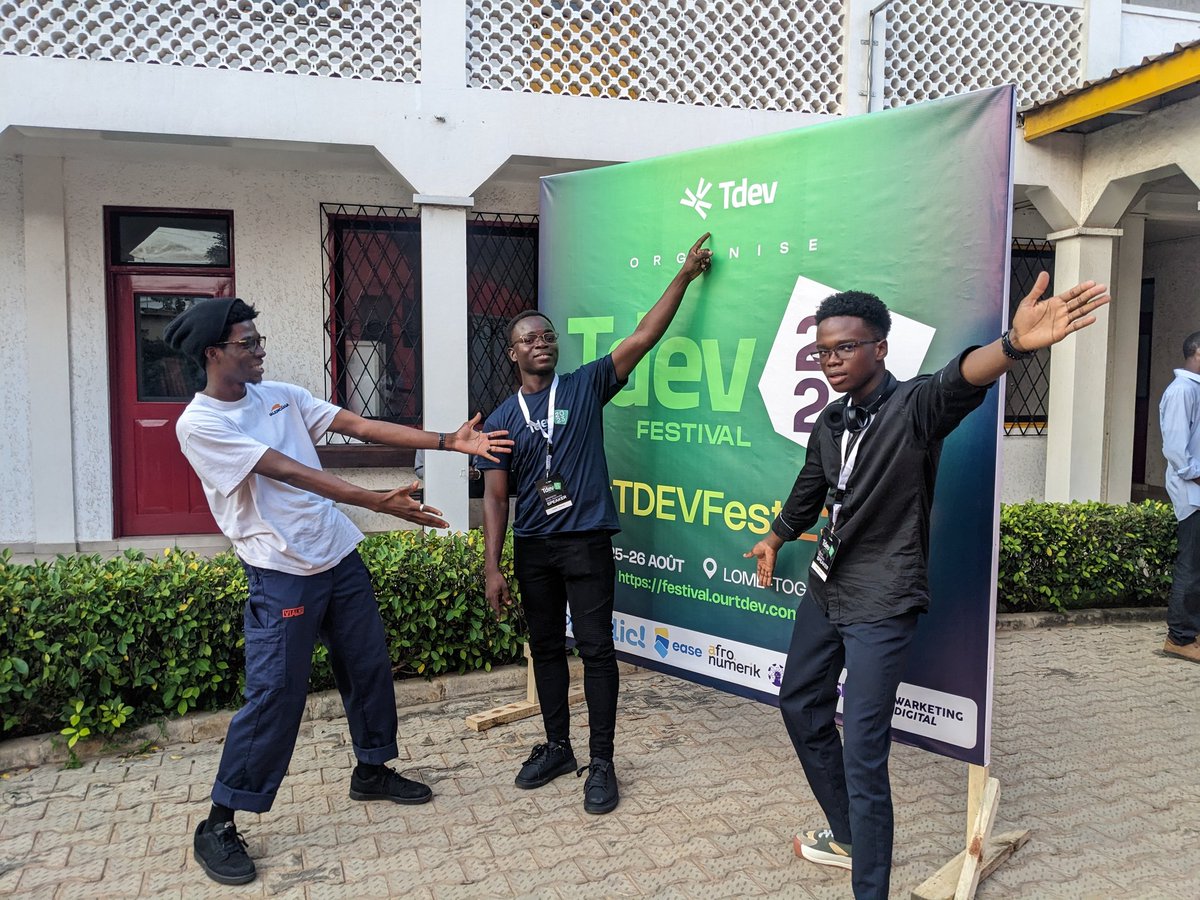 mabagou_bonsoa's tweet photo. #TDEVFest c'était juste ✨ https://t.co/9BRBmHsMxK