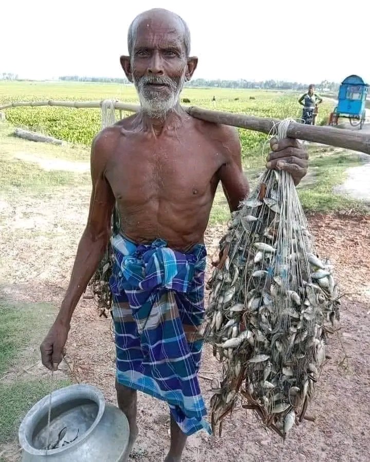 চাচার হাসিটা সেই