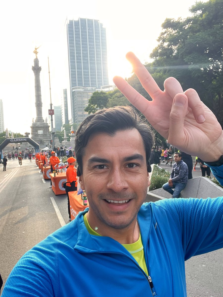 1marcolopez's tweet photo. 🏃‍♀️🏃‍♂️ Just crushed 10 amazing kilometers at the #maratoncdmx 🌆 The energy, the runners, the vibes – absolutely incredible! 🙌 Running alongside such dedicated athletes was a true inspiration.💪 #MexicoCityMarathon #RunningHigh #InspirationEveryStep https://t.co/JC6VeNUpGN