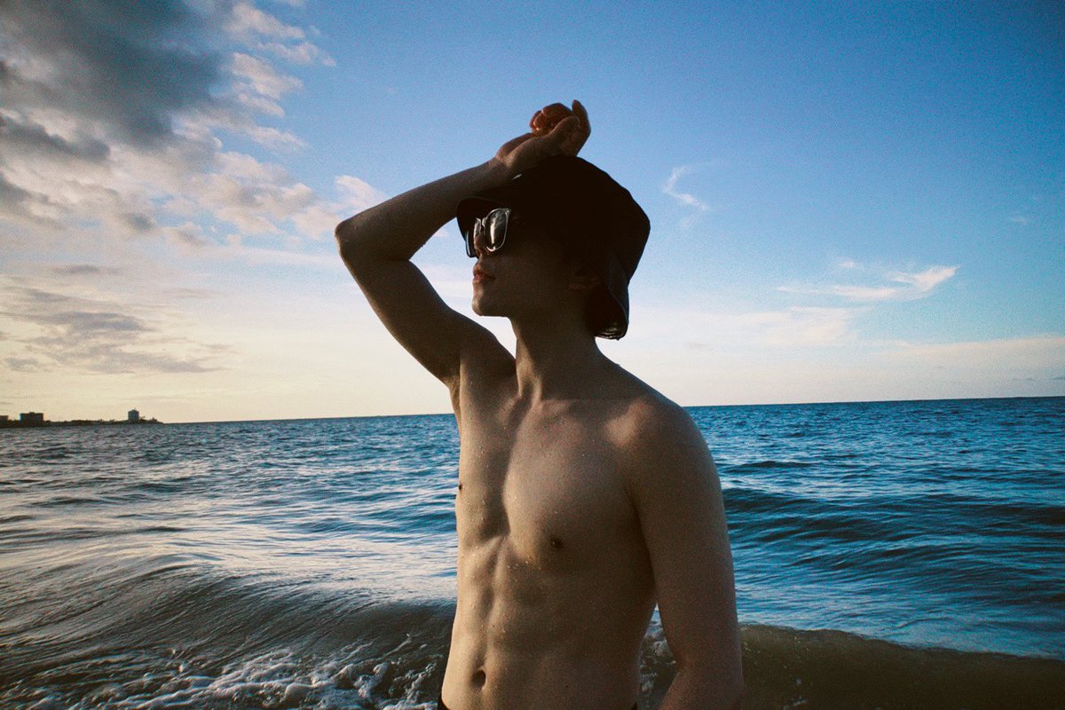 dailywonjun's tweet image. beach days ☀️🌊

#원준 #WONJUN