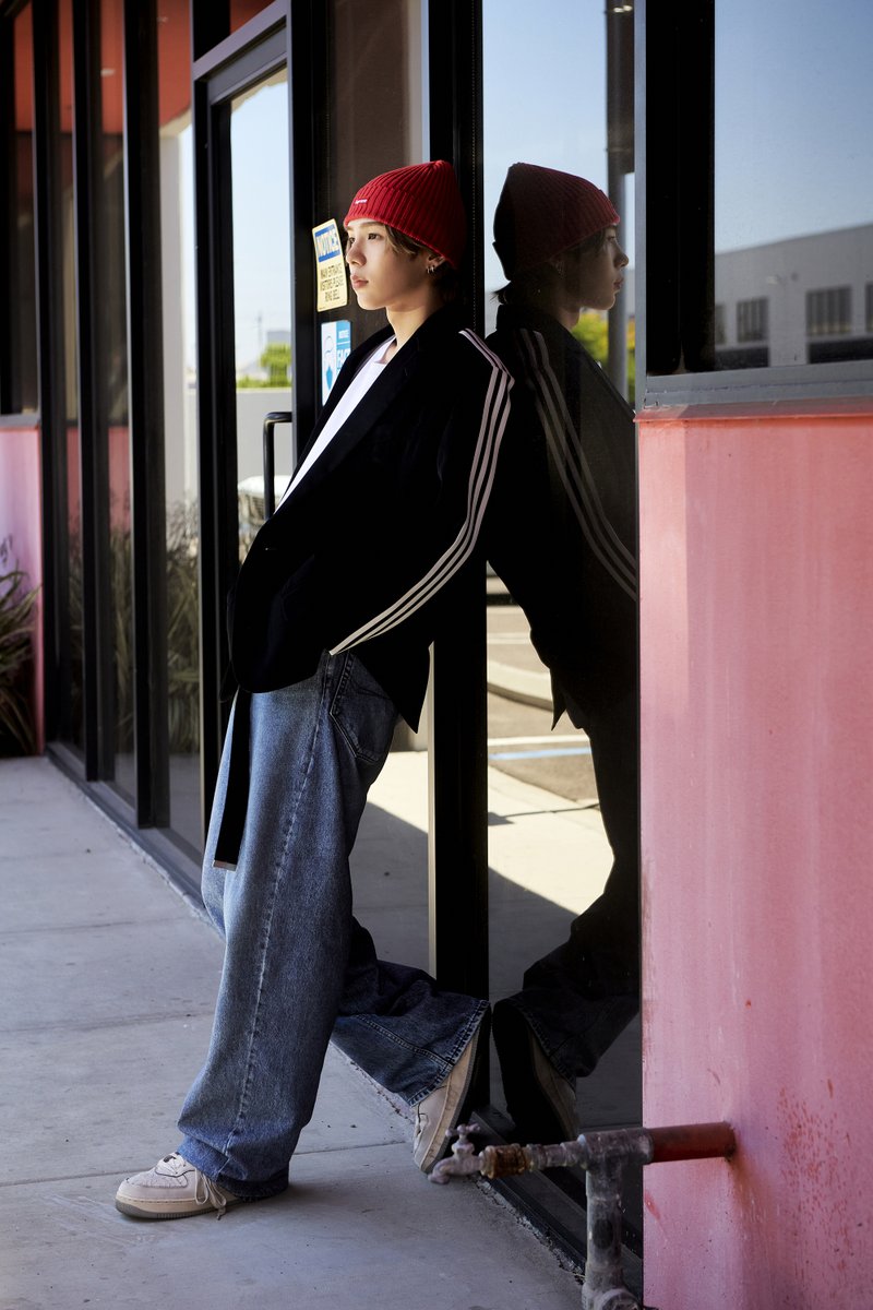 RIIZE_official's tweet image. Guitar Hunting Journey #1
#SHOTARO #쇼타로

【Get A Guitar - The 1st Single Album】
➫ 2023.09.04 6PM (KST)

💿Pre-save &amp;amp; Pre-order
riize.lnk.to/GetAGuitar

#RIIZE #라이즈
#RISEandREALIZE
#GetAGuitar #RIIZE_GetAGuitar