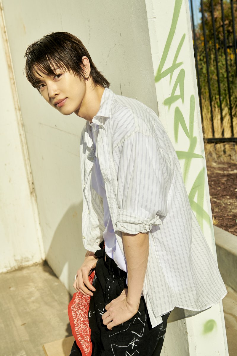 RIIZE_official's tweet image. Guitar Hunting Journey #1
#SUNGCHAN #성찬

【Get A Guitar - The 1st Single Album】
➫ 2023.09.04 6PM (KST)

💿Pre-save &amp;amp; Pre-order
riize.lnk.to/GetAGuitar

#RIIZE #라이즈
#RISEandREALIZE
#GetAGuitar #RIIZE_GetAGuitar