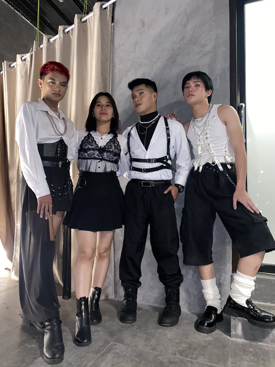 newarea22's tweet photo. setting up the stage with the unstoppable cry for me ๐ฉธ๐ฉธ Thank you ONCE and @oncehq also @KmmunityPH ๐ญ๐
#ONCE #ONCENIGHT #KPOP #KmmunityPH #KmmunityPHlovesONCEHQ
@Dallenais
@leyoonaise
@_erqeken
@ehrljp5 https://t.co/QP6WhlOu9G