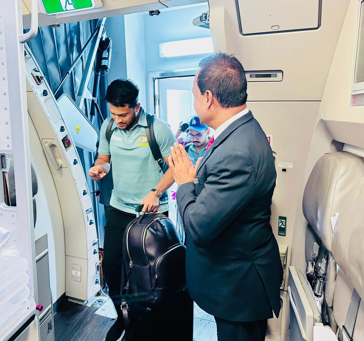 SriLankan Airlines tweet media