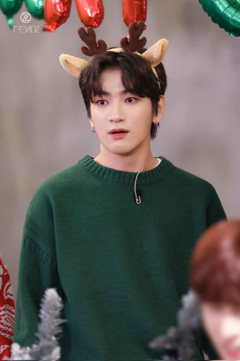 lightup35's tweet photo. Hey, FRIENDZ! I have shocking news for you!
#BirthdayOfYoonwoo #BOYW
#행운_가득한_윤우의_탄생일
#HAPPY_YOONWOO_DAY https://t.co/bFg5wJCcnL