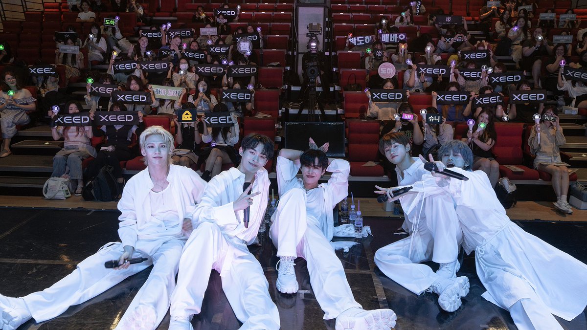 XEED_OFFICIAL's tweet photo. [#XEED]

XEED FANCON WE:XEED <BLUE>

XEED의 새로운 여정에 함께해준 그리니!🌱
정말 고마워요!🥹

그리니🌱 와 언제라도 함께할게 지금처럼💙

#XEED #씨드 #GREENY #그리니 
#FANCON #WEXEED #BLUE https://t.co/8WVwD1rmQa