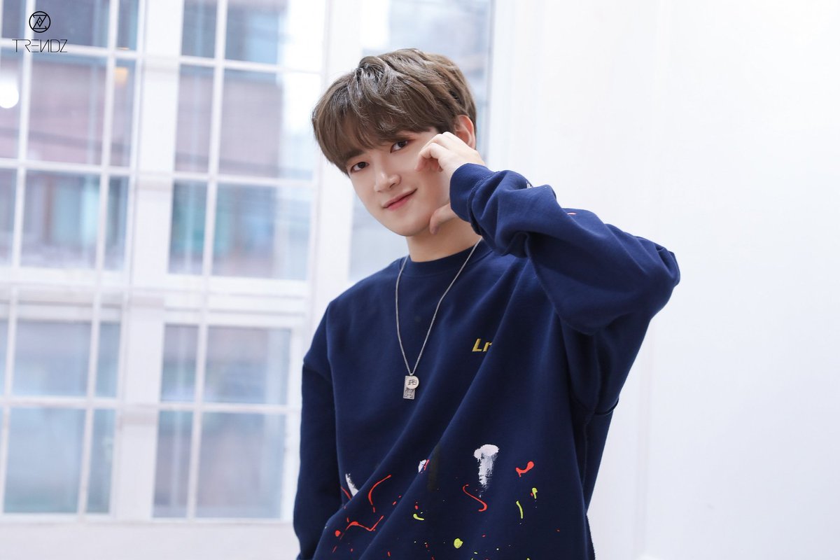 lightup35's tweet photo. Love you with my whole heart❤
#BirthdayOfYoonwoo #BOYW
#행운_가득한_윤우의_탄생일
#HAPPY_YOONWOO_DAY https://t.co/FUIS72Jb93