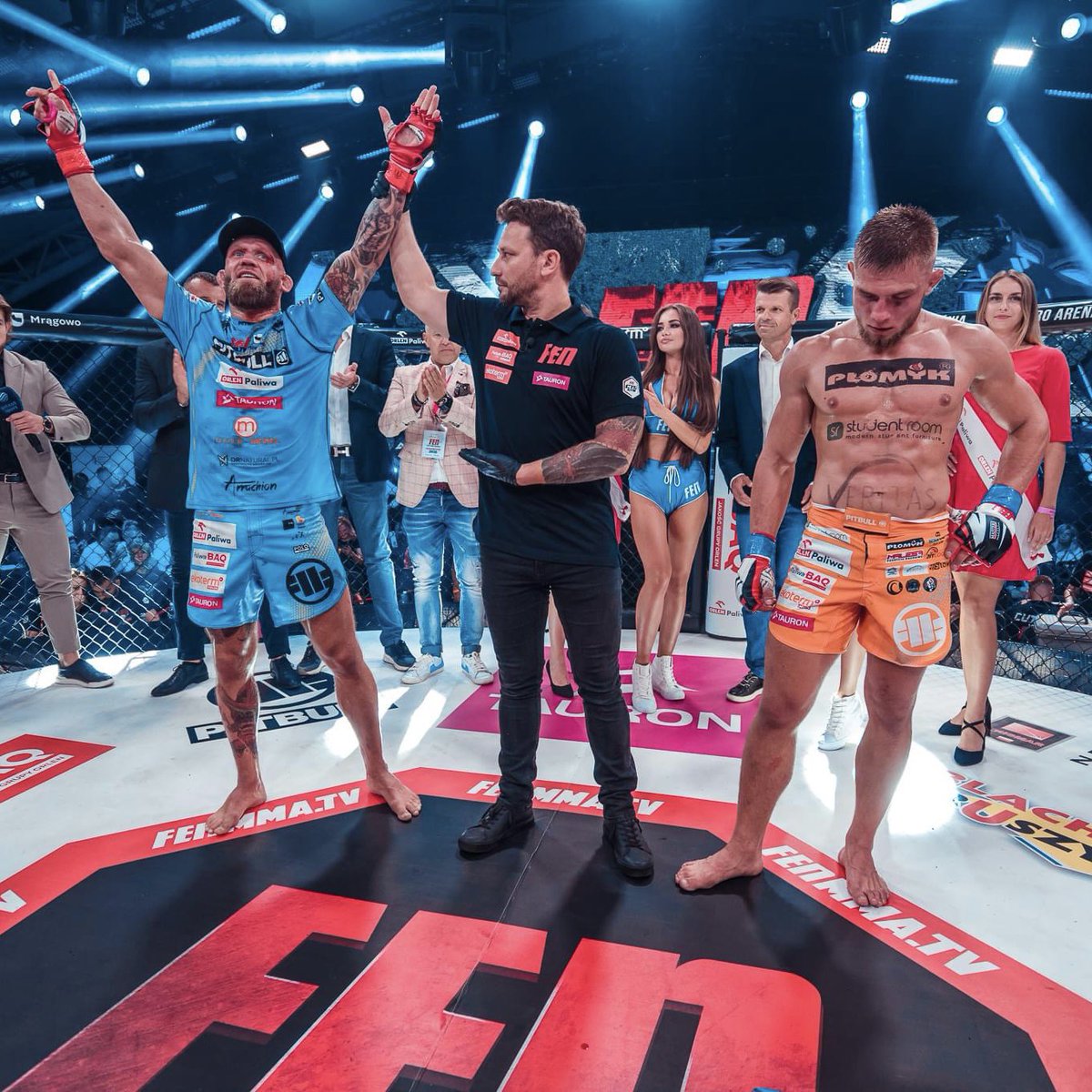 fenmma's tweet photo. Bonusy po gali #FEN49 💸
⚔️ Walka wieczoru:
Adrian Zieliński 🆚 Kamil Kraska
🥋Poddanie wieczoru: Mateusz Sosnowski
🥊 Nokaut wieczoru: Robert Maruszak https://t.co/3mEyYO2mRb