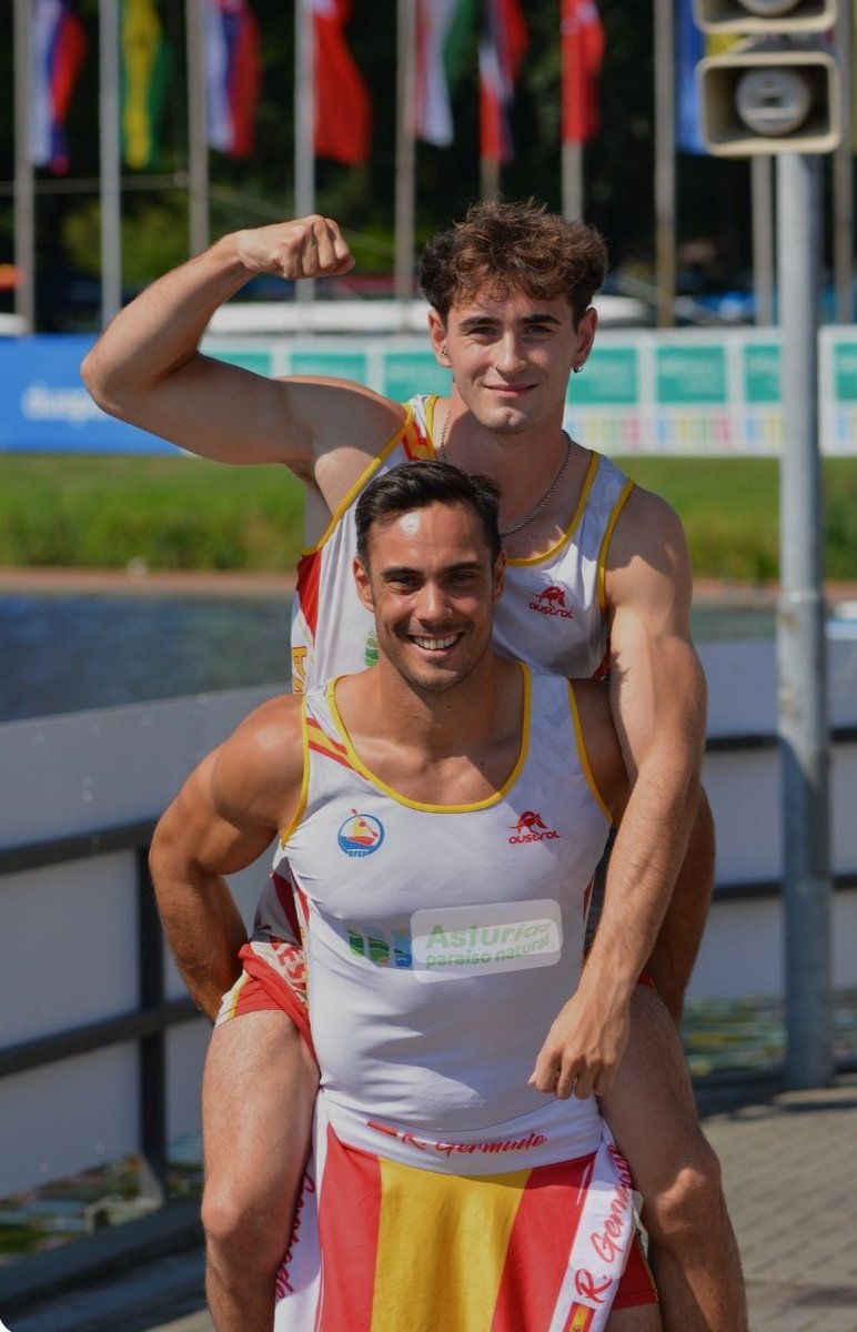 ENHORABUENA!!! 
El ribereño@adriesta22 y su compañero @rgermade ... logran el Bronce 🥉 en Campeonato Mundial de Piragüismo en Aguas Tranquilas en Duisburgo (Alemania) 

#Aranjuez